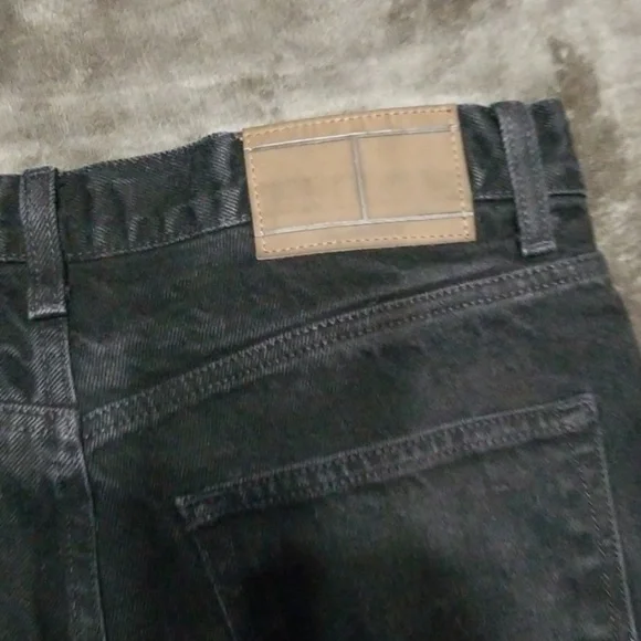 NEW TOMMY HILFIGER BLACK STRAIGHT JEANS NEW 32 30 - Picture 6 of 7